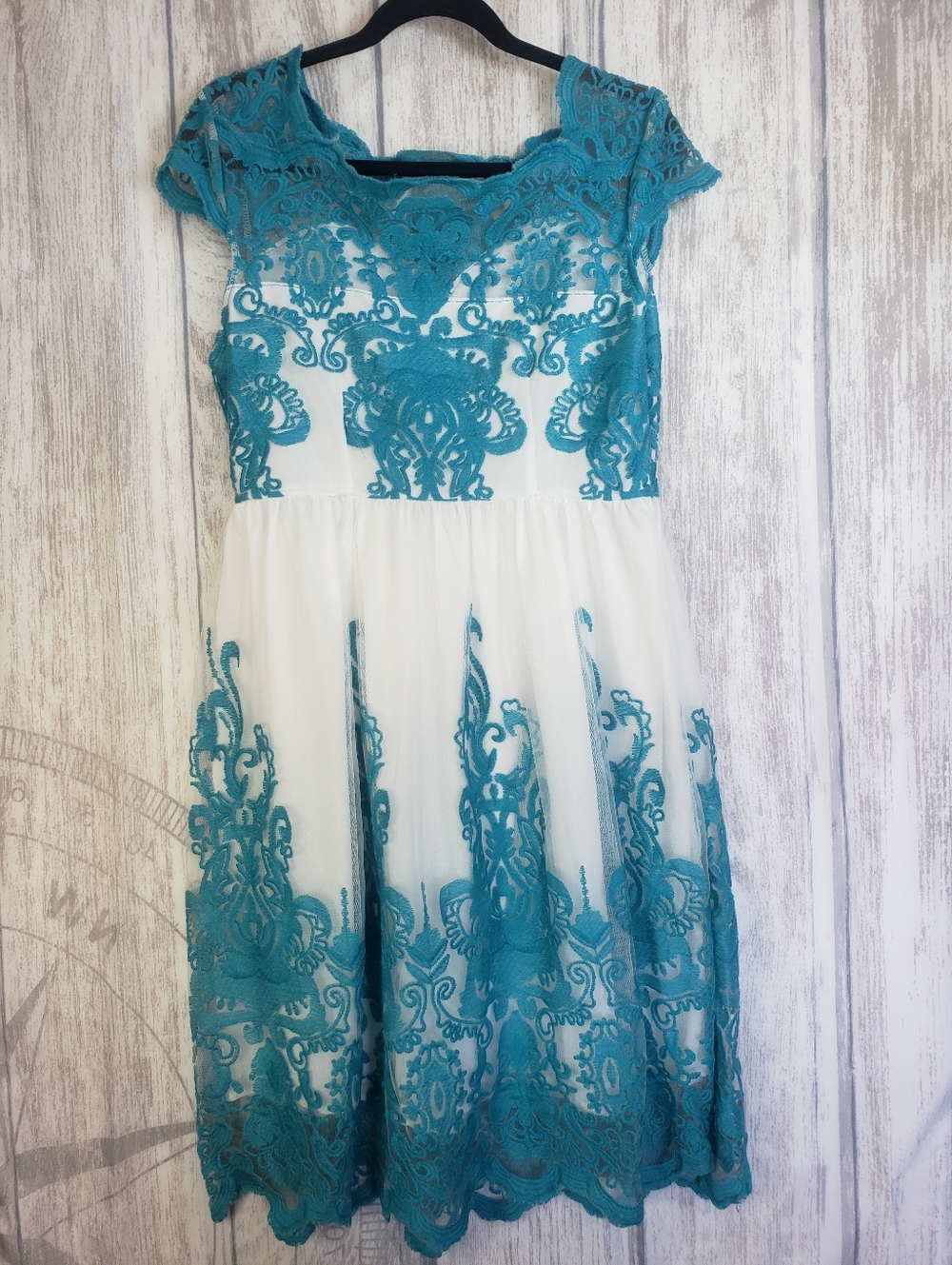 Chi Chi London Pru Dress Teal Lace Overlay White Dress Tulle Base Large C7